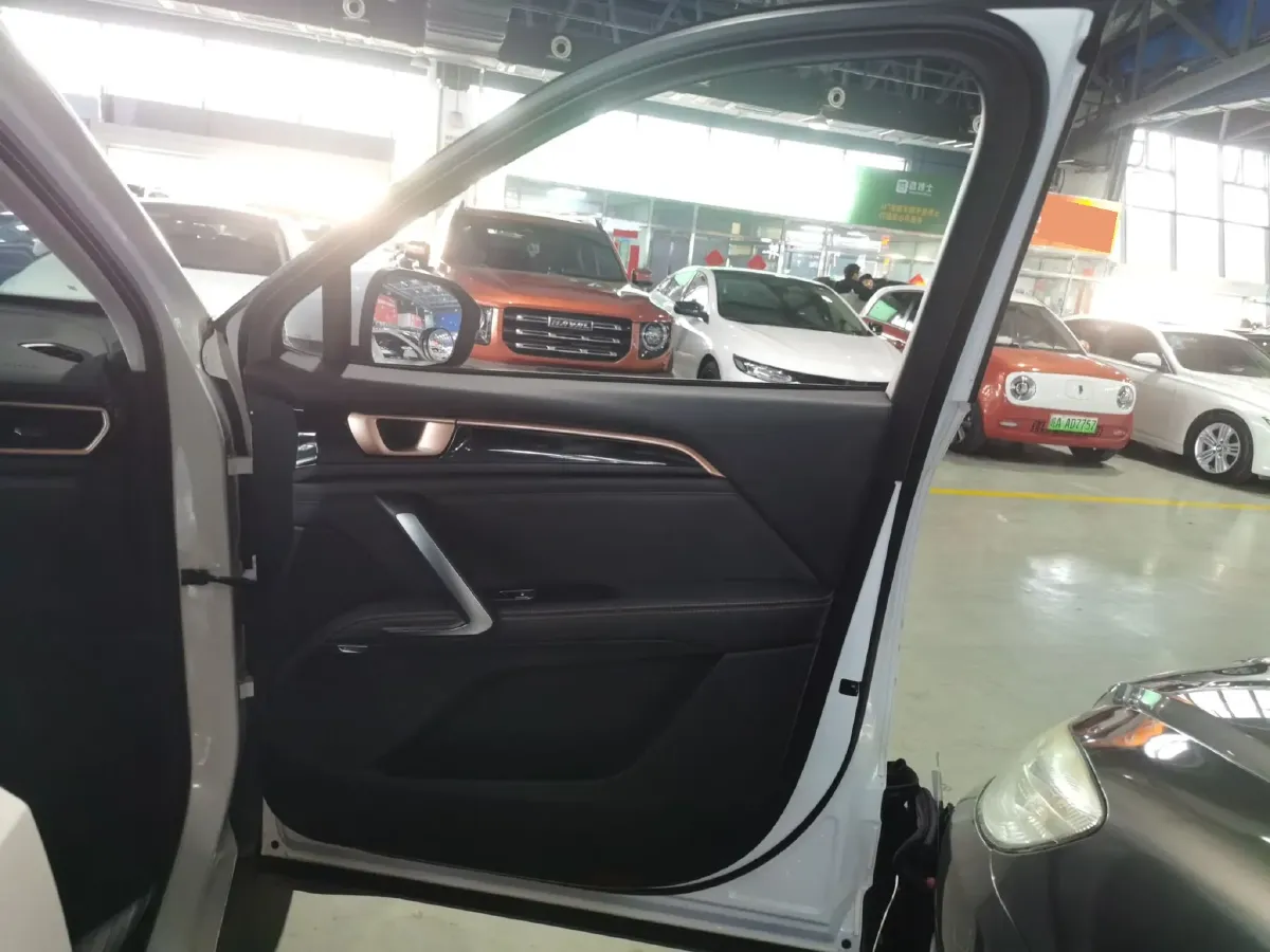 2020 BaoJun RS-5 1.5T 147HP L4 CVT,autocango,china used car exporter,china ev exporter,chinese used car exporter,chinese used ev exporter