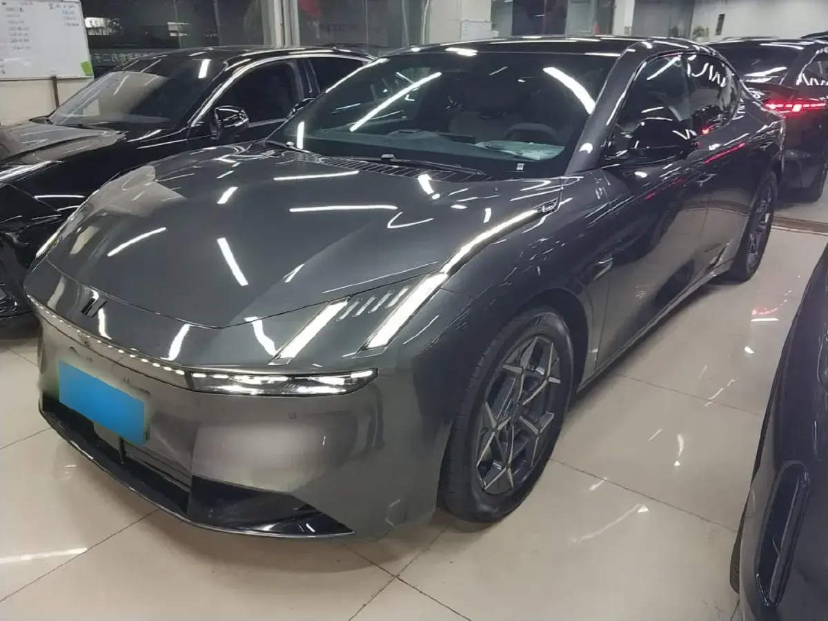 2025 LYNK&CO Z10 BEV 71KWH