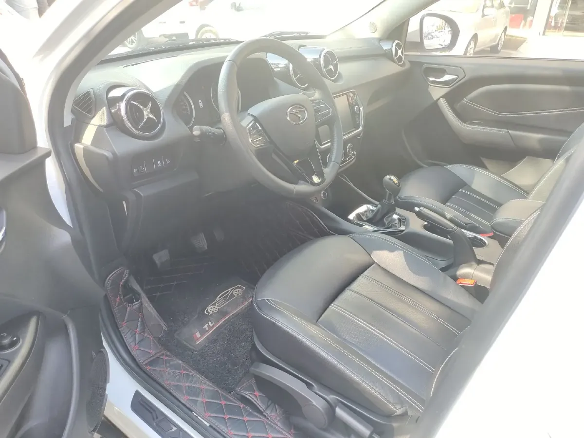 2018 Soueast DX3 1.5L 120HP L4 5MT,autocango,china used car exporter,china ev exporter,chinese used car exporter,chinese used ev exporter