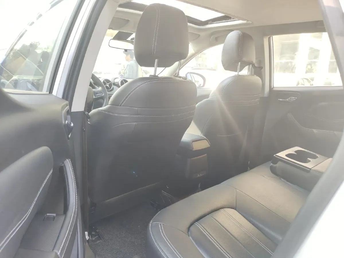 2018 Soueast DX3 1.5L 120HP L4 5MT,autocango,china used car exporter,china ev exporter,chinese used car exporter,chinese used ev exporter