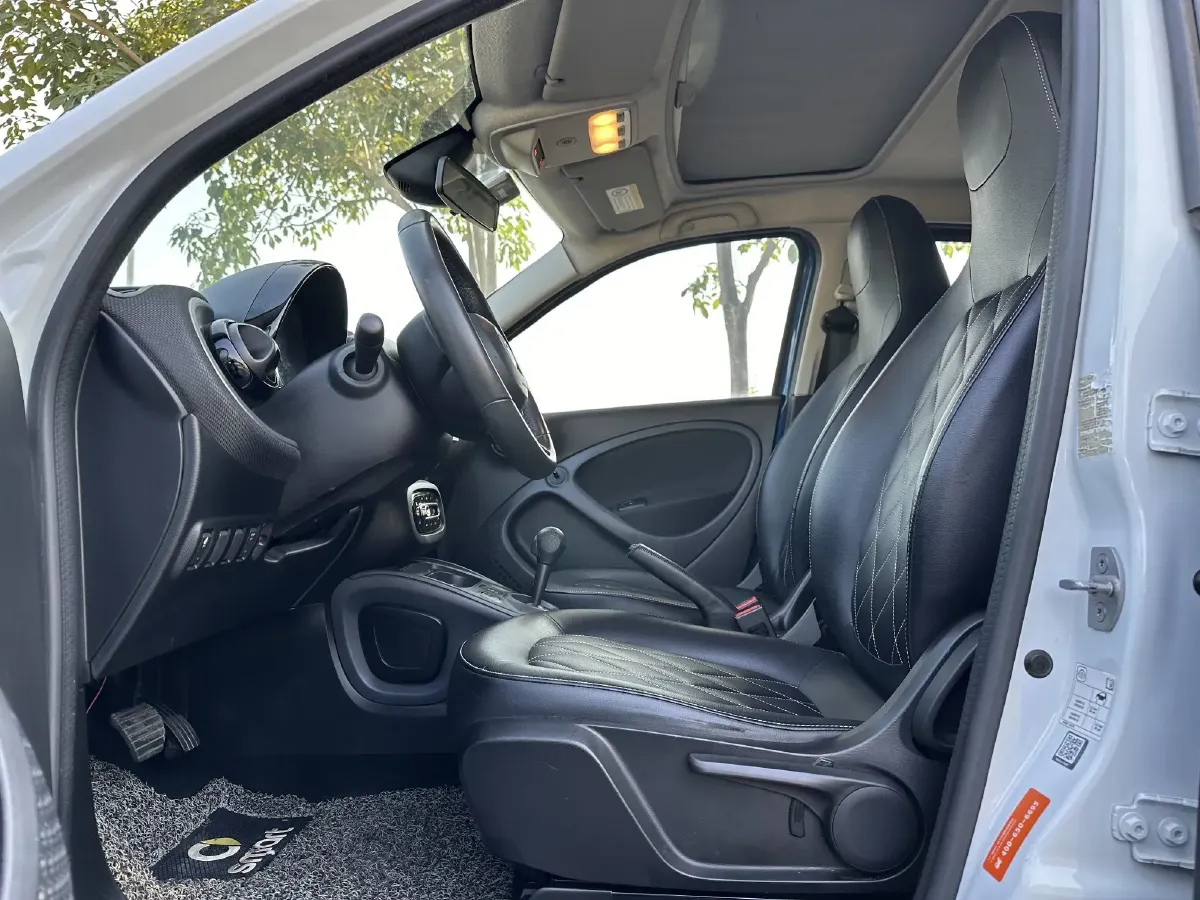 2016 Smart smart forfour 1.0L 71HP L3 6DCT,autocango,china used car exporter,china ev exporter,chinese used car exporter,chinese used ev exporter