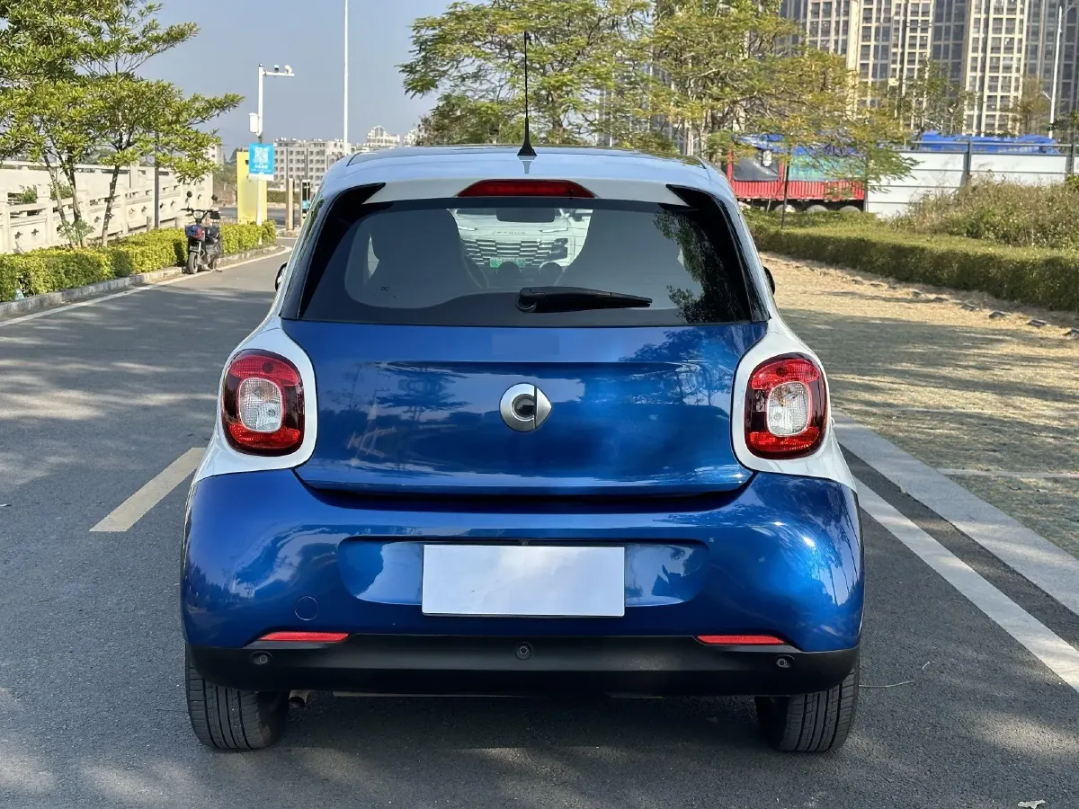 2016 Smart smart forfour 1.0L 71HP L3 6DCT,autocango,china used car exporter,china ev exporter,chinese used car exporter,chinese used ev exporter