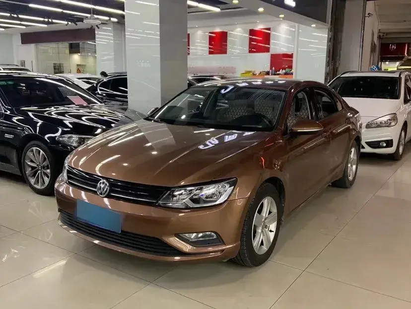2015 Volkswagen Lamando 1.4T 131HP L4 7DCT