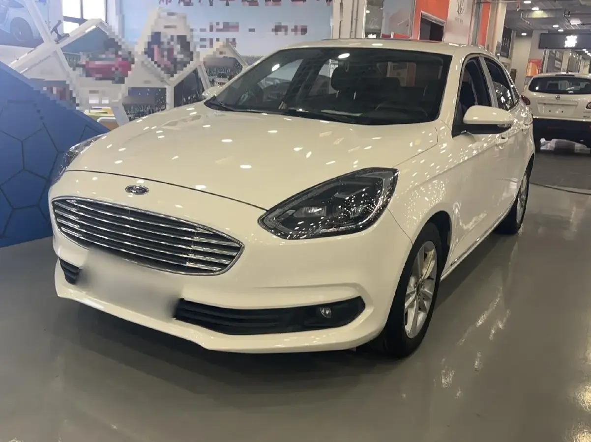 2019 Ford Escort 1.5L 122HP L3 6AT