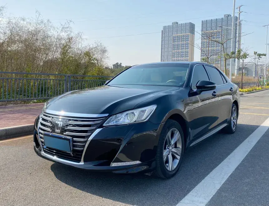 2015 Toyota Crown 2.5L 193HP V6 6AT