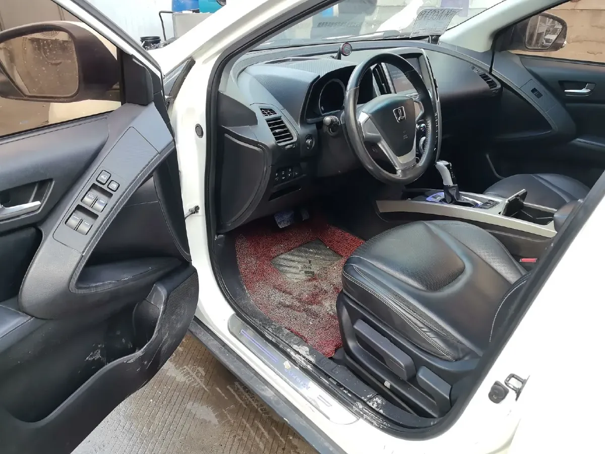 2015 Luxgen 6 SUV 1.8T 180HP L4 6AT,autocango,china used car exporter,china ev exporter,chinese used car exporter,chinese used ev exporter