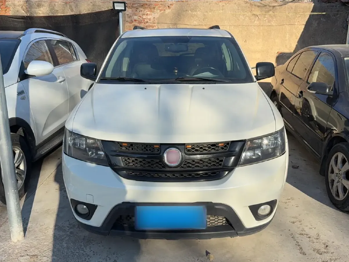 2014 Fiat Freemont 2.4L 170HP L4 6AT,autocango,china used car exporter,china ev exporter,chinese used car exporter,chinese used ev exporter