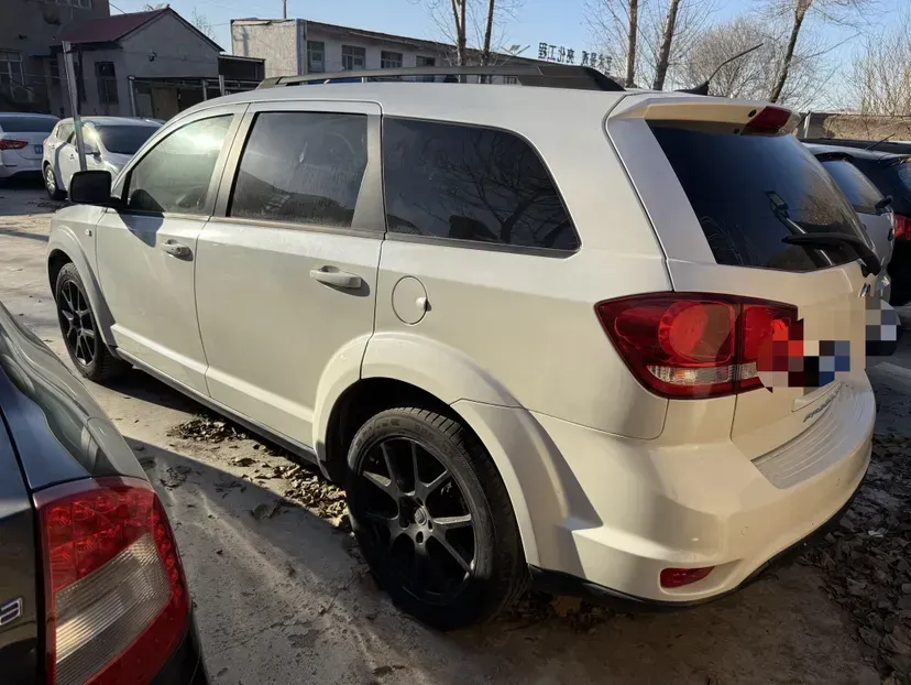 2014 Fiat Freemont 2.4L 170HP L4 6AT,autocango,china used car exporter,china ev exporter,chinese used car exporter,chinese used ev exporter