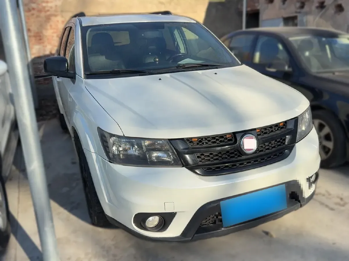 2014 Fiat Freemont 2.4L 170HP L4 6AT,autocango,china used car exporter,china ev exporter,chinese used car exporter,chinese used ev exporter