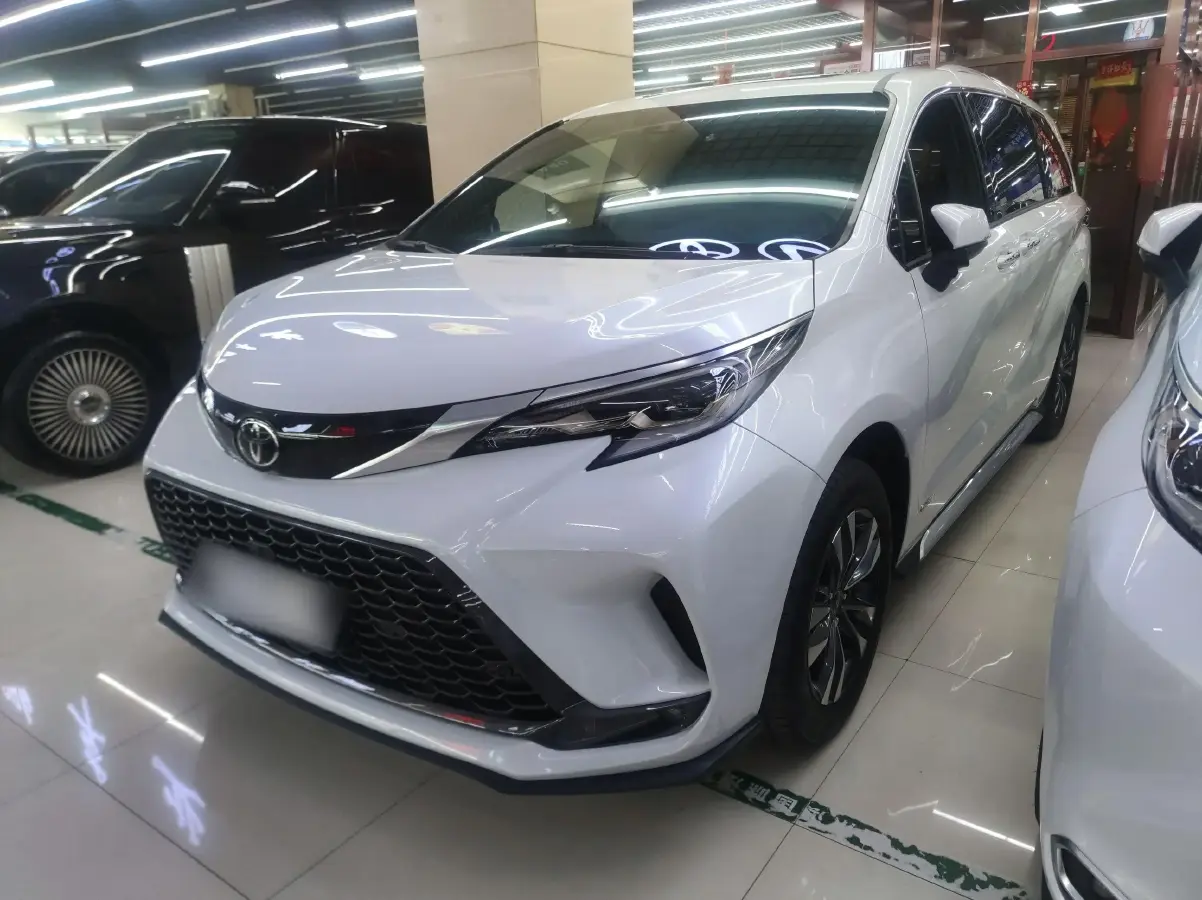 2024 Toyota Granvia 2.5L 189HP L4 E-CVT Hybrid