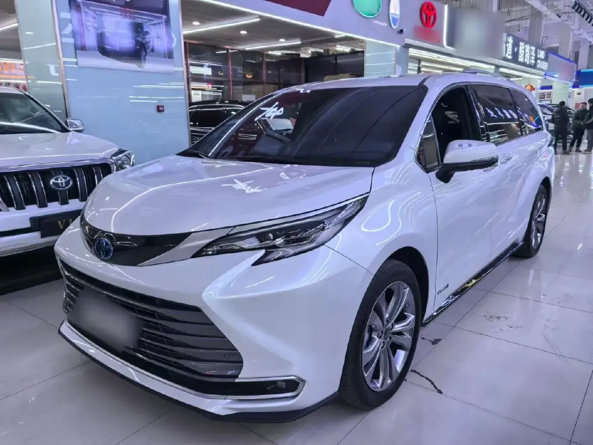 2021 Toyota Sienna 2.5L 192HP L4 E-CVT Hybrid