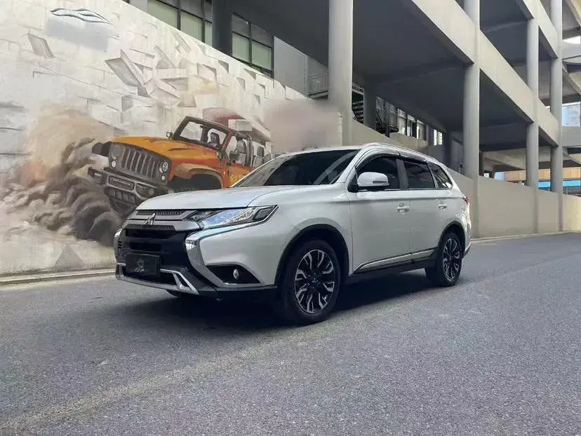 2021 Mitsubishi Outlander 2.0L 166HP L4 CVT