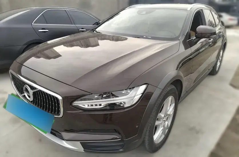 2017 Volvo V90 2.0T 254HP L4 8AT