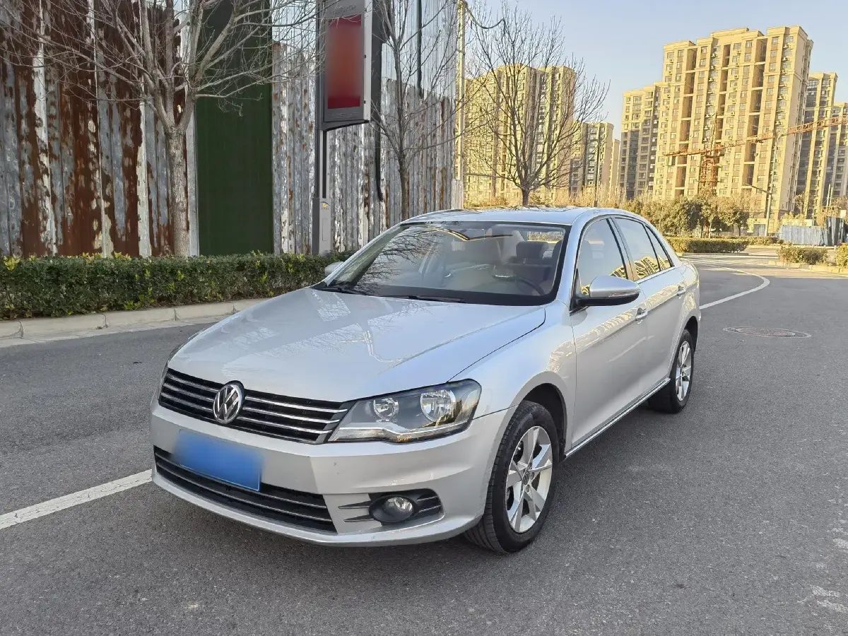 2014 Volkswagen Bora 1.6L 105HP L4 5MT
