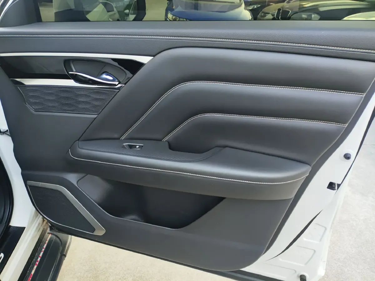 2020 Venucia Star 1.5T 190HP L4 7DCT,autocango,china used car exporter,china ev exporter,chinese used car exporter,chinese used ev exporter