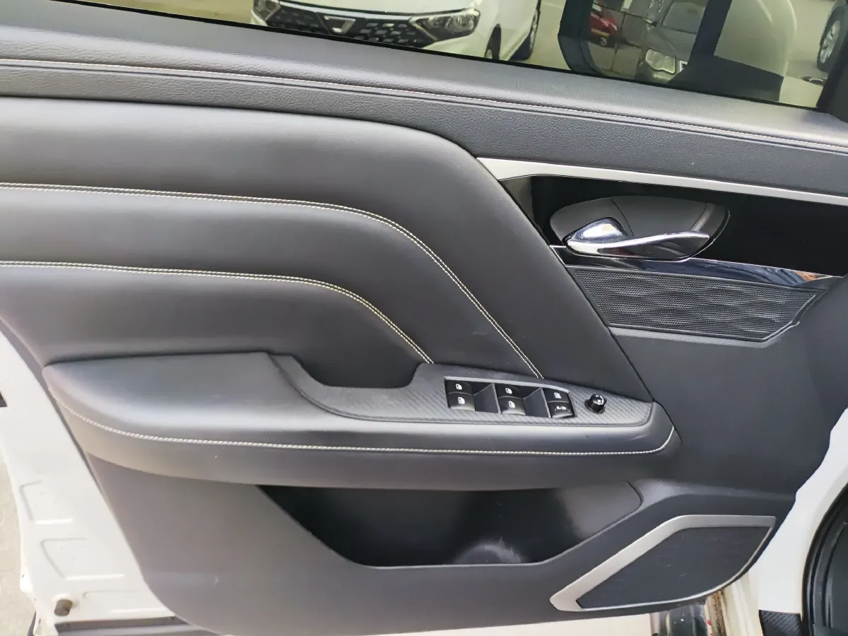 2020 Venucia Star 1.5T 190HP L4 7DCT,autocango,china used car exporter,china ev exporter,chinese used car exporter,chinese used ev exporter