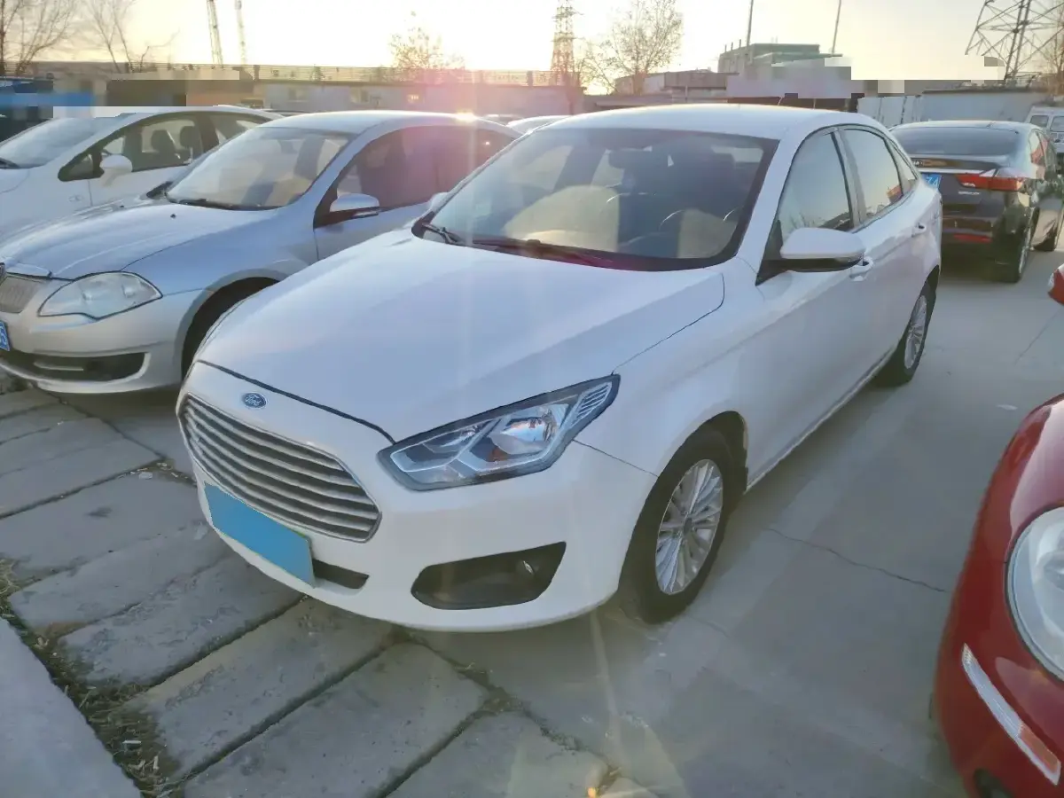 2017 Ford Escort 1.5L 113HP L4 5MT