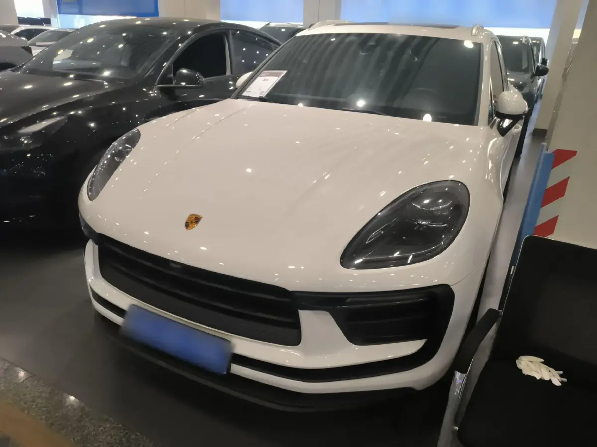 2023 Porsche Macan 2.0T 265HP L4 7DCT