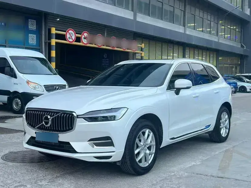2021 Volvo XC60 2.0T 250HP L4 8AT