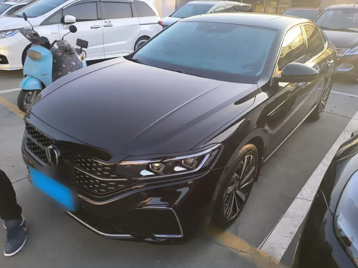 2022 Volkswagen Passat 2.0T 186HP L4 7DCT