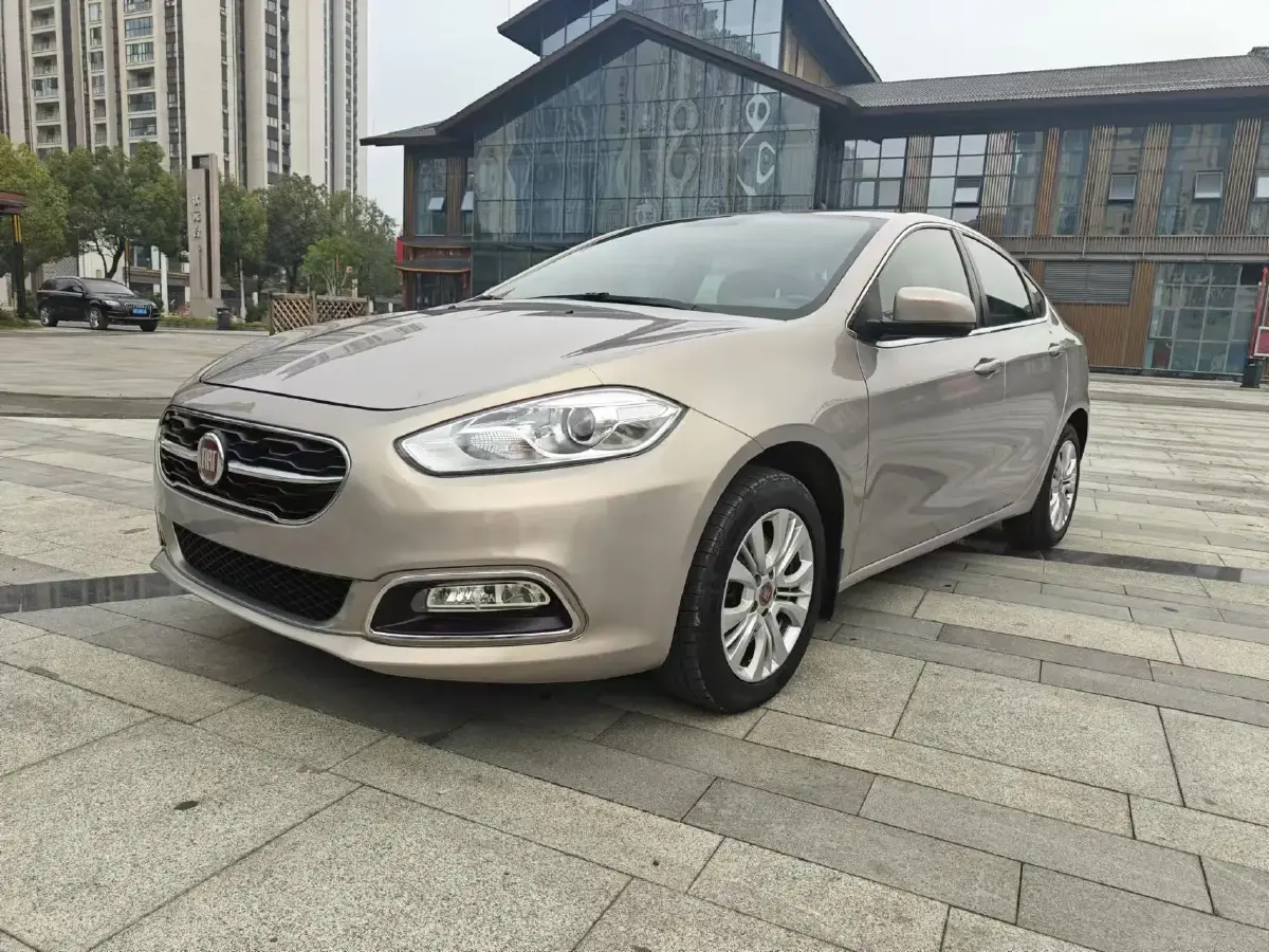2015 Fiat Viaggio 1.4T 120HP L4 7DCT
