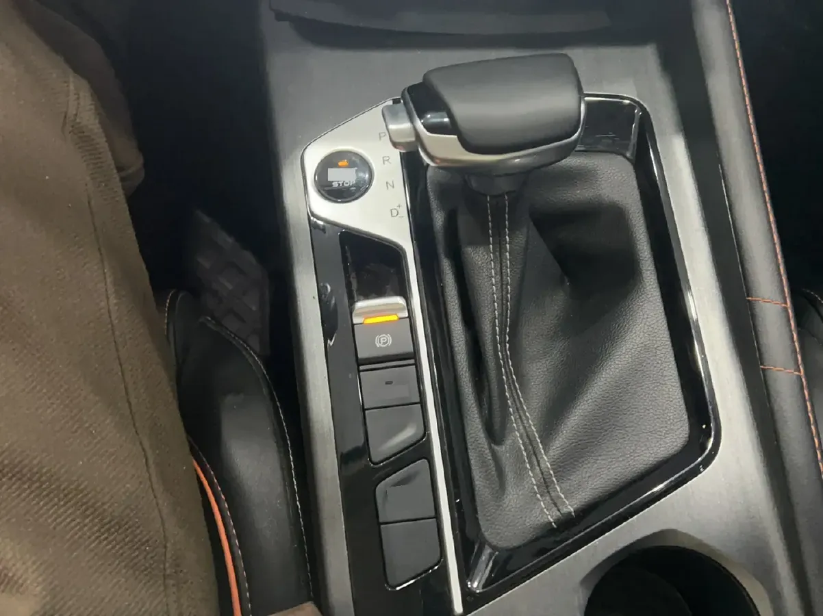 2022 ChangAn Oshan X7 Plus 1.5T 188HP L4 7DCT,autocango,china used car exporter,china ev exporter,chinese used car exporter,chinese used ev exporter