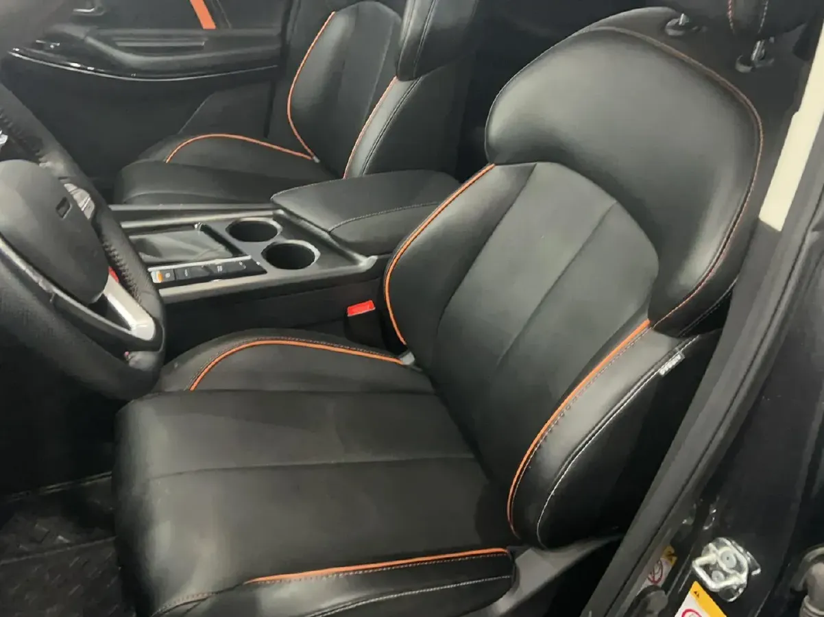 2022 ChangAn Oshan X7 Plus 1.5T 188HP L4 7DCT,autocango,china used car exporter,china ev exporter,chinese used car exporter,chinese used ev exporter