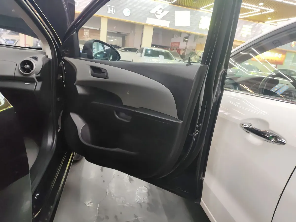 2011 Chevrolet Aveo 1.4L 103HP L4 5MT,autocango,china used car exporter,china ev exporter,chinese used car exporter,chinese used ev exporter