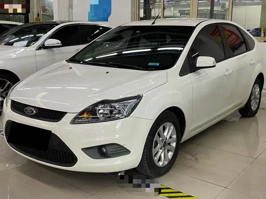 2013 Ford Focus 1.8L 124HP L4 5MT