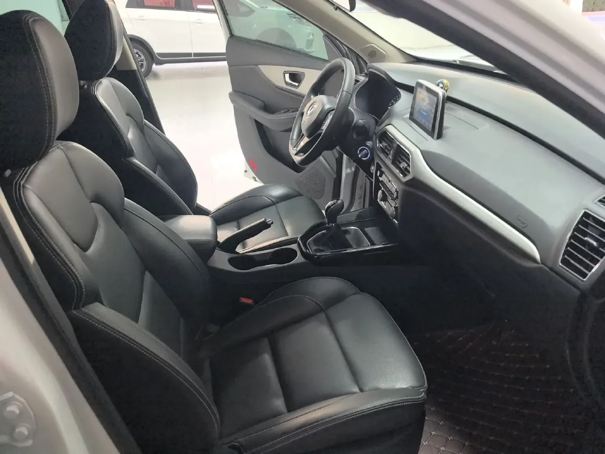 2019 DongFeng Fengon Fengon S560 1.8L 139HP L4 5MT,autocango,china used car exporter,china ev exporter,chinese used car exporter,chinese used ev exporter