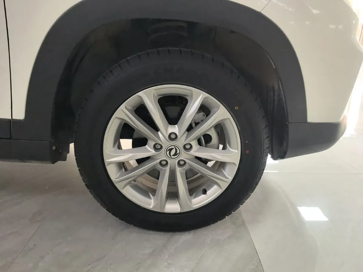 2019 DongFeng Fengon Fengon S560 1.8L 139HP L4 5MT,autocango,china used car exporter,china ev exporter,chinese used car exporter,chinese used ev exporter