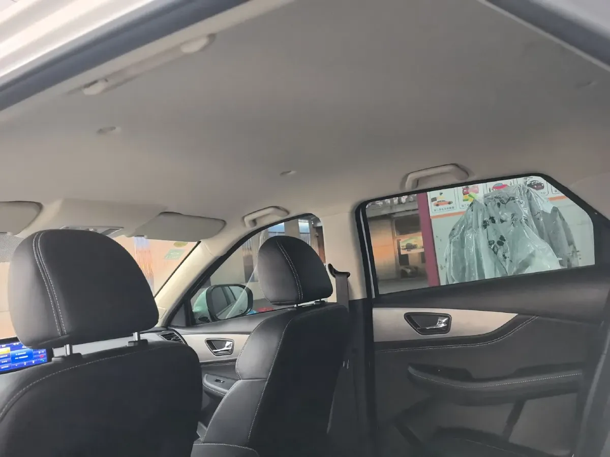 2019 DongFeng Fengon Fengon S560 1.8L 139HP L4 5MT,autocango,china used car exporter,china ev exporter,chinese used car exporter,chinese used ev exporter