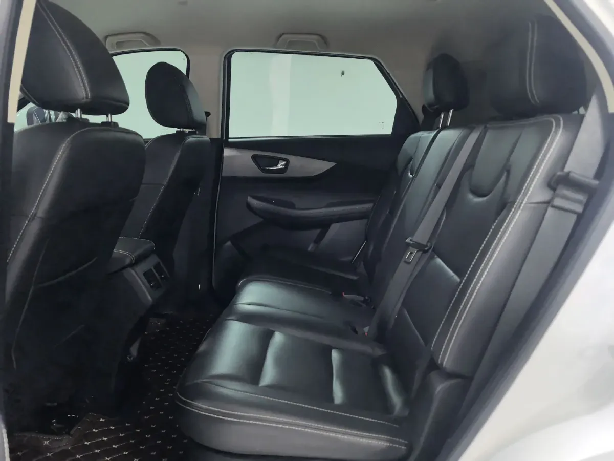 2019 DongFeng Fengon Fengon S560 1.8L 139HP L4 5MT,autocango,china used car exporter,china ev exporter,chinese used car exporter,chinese used ev exporter