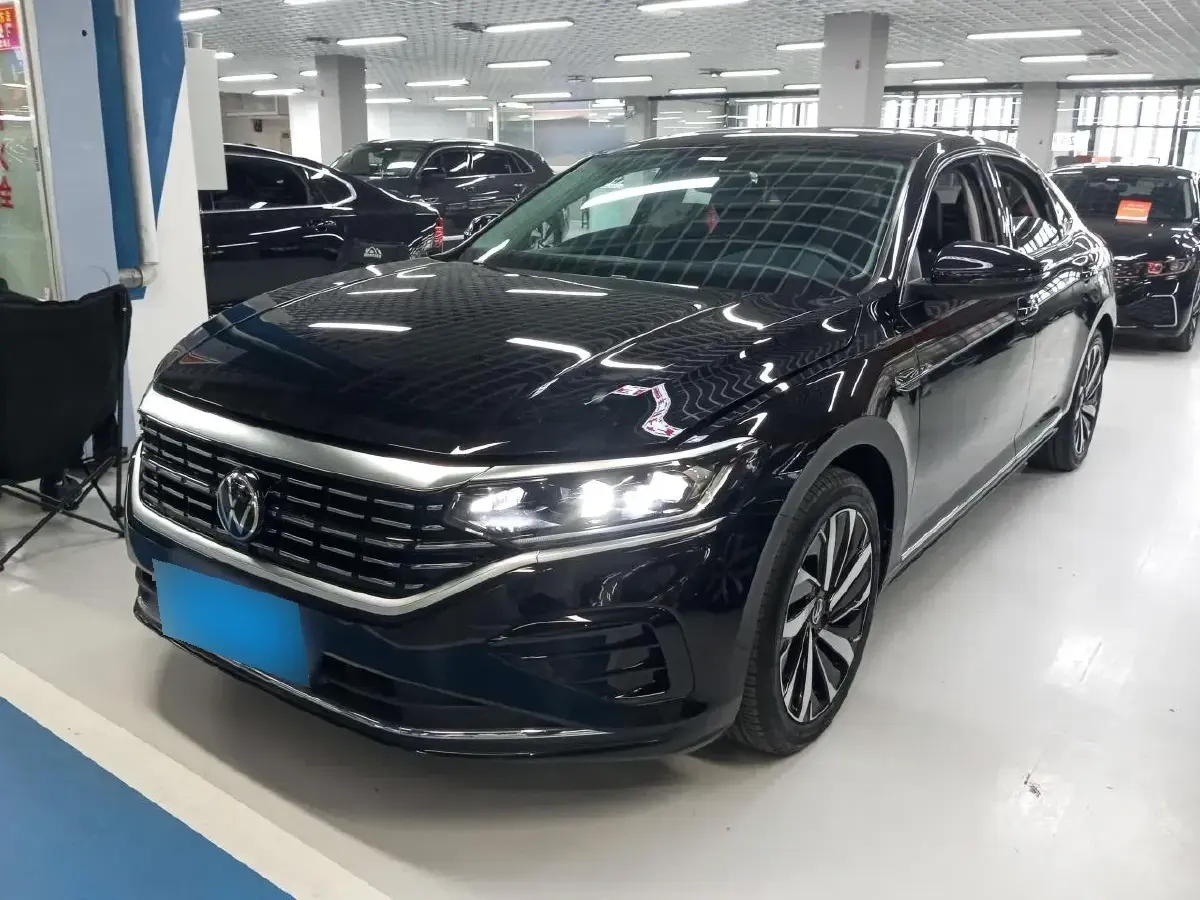 2022 Volkswagen Passat 2.0T 186HP L4 7DCT