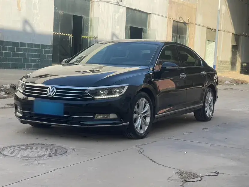 2017 Volkswagen Magotan 2.0T 220HP L4 7DCT