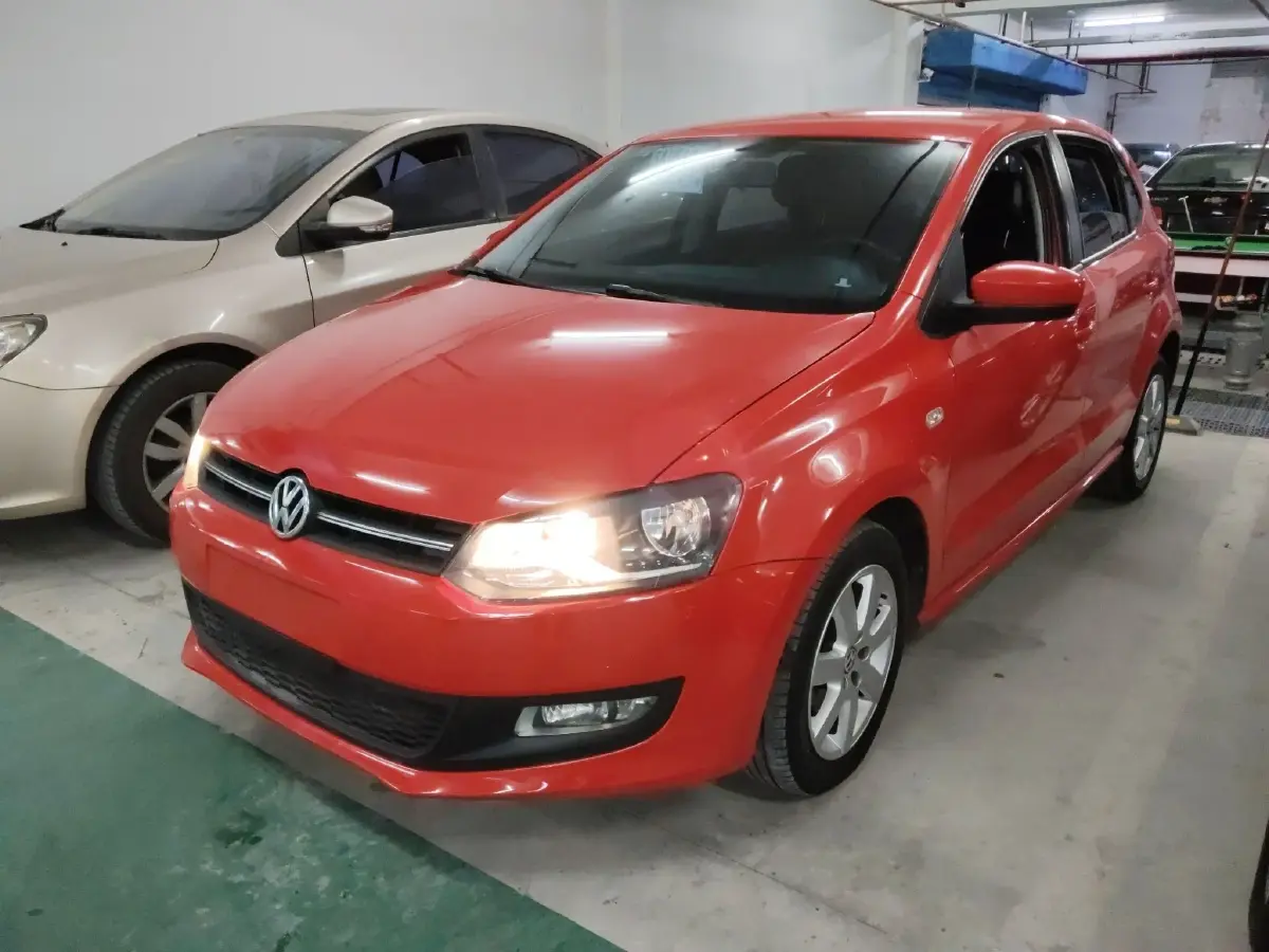 2013 Volkswagen Polo 1.6L 105HP L4 6AT