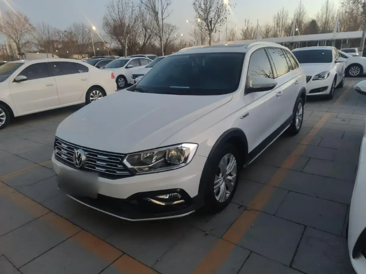2018 Volkswagen C-Trek 1.5L 110HP L4 5MT
