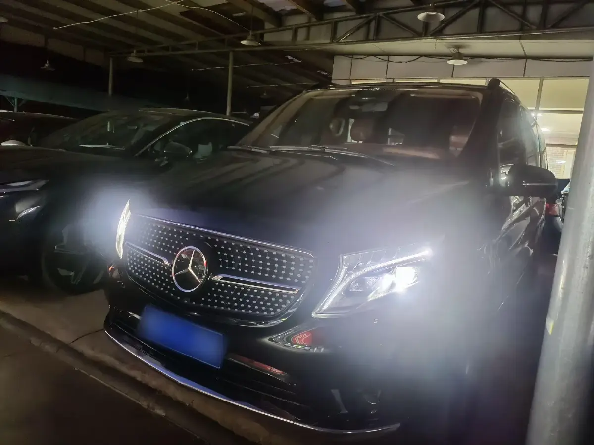 2018 Mercedes-Benz V Class 2.0T 211HP L4 7AT