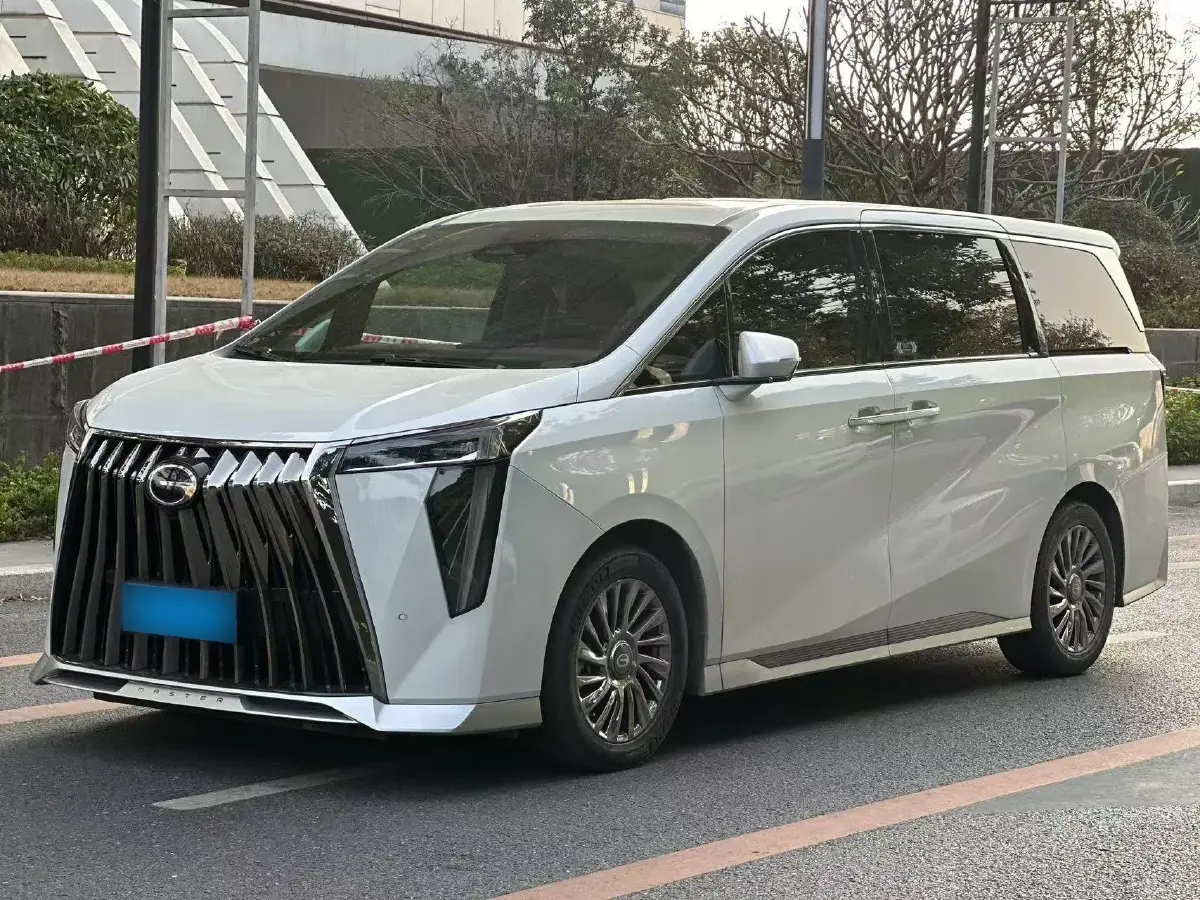 2023 GAC Trumpchi M8 2.0T 190HP L4 E-CVT Hybrid