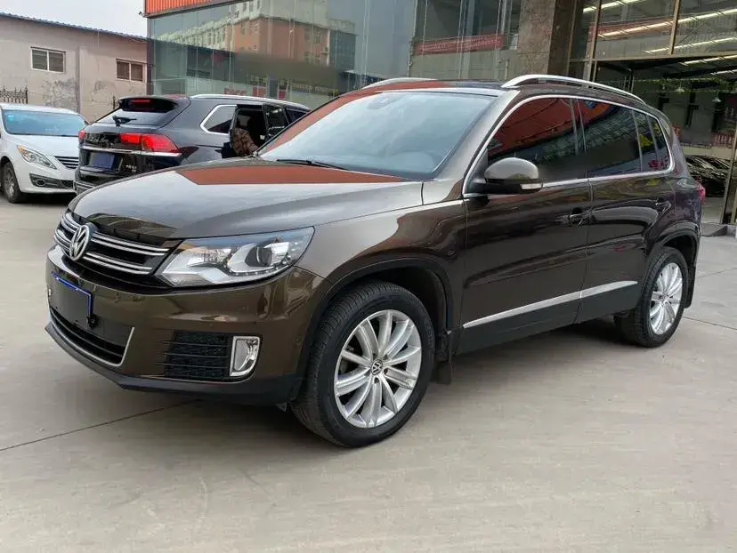 2013 Volkswagen Tiguan 2.0T 200HP L4 6AT