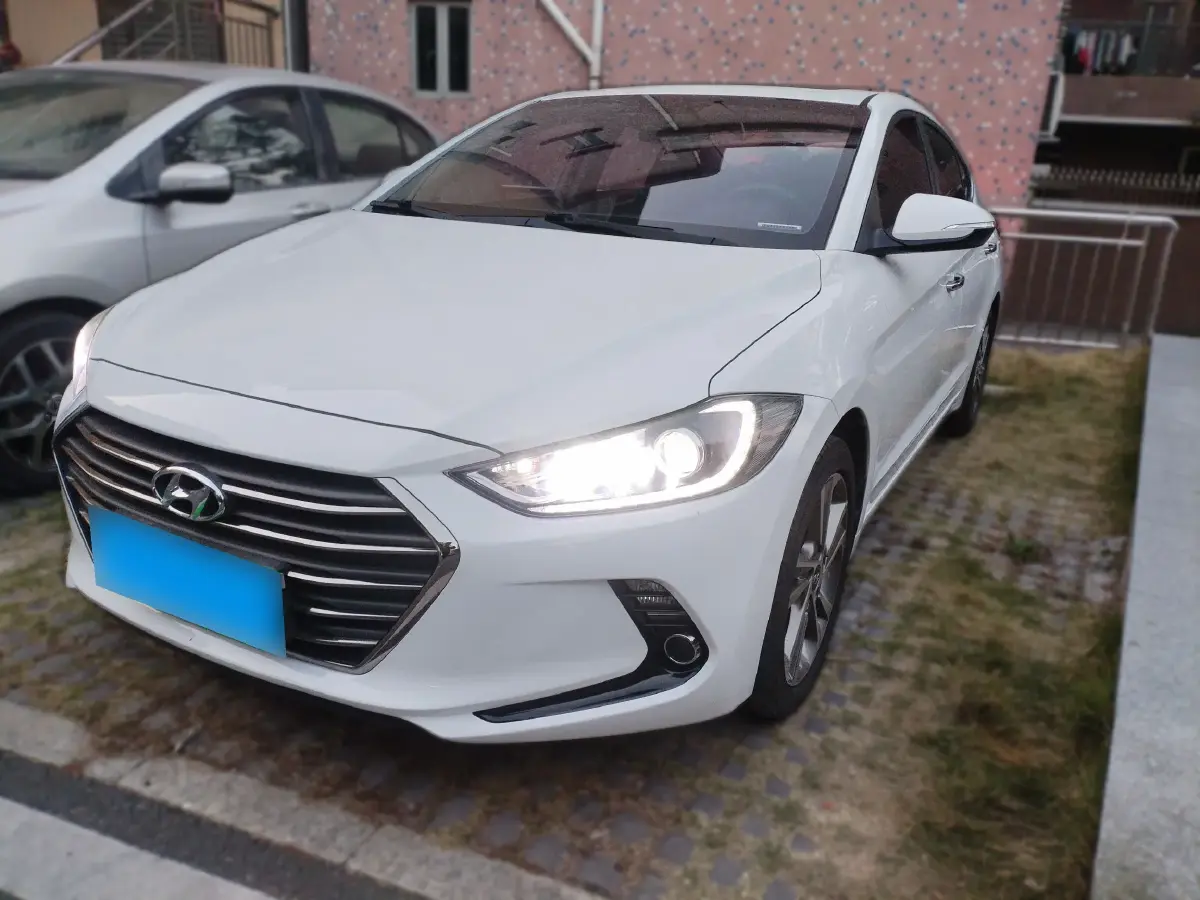 2016 Hyundai Elantra 1.6L 130HP L4 6AT