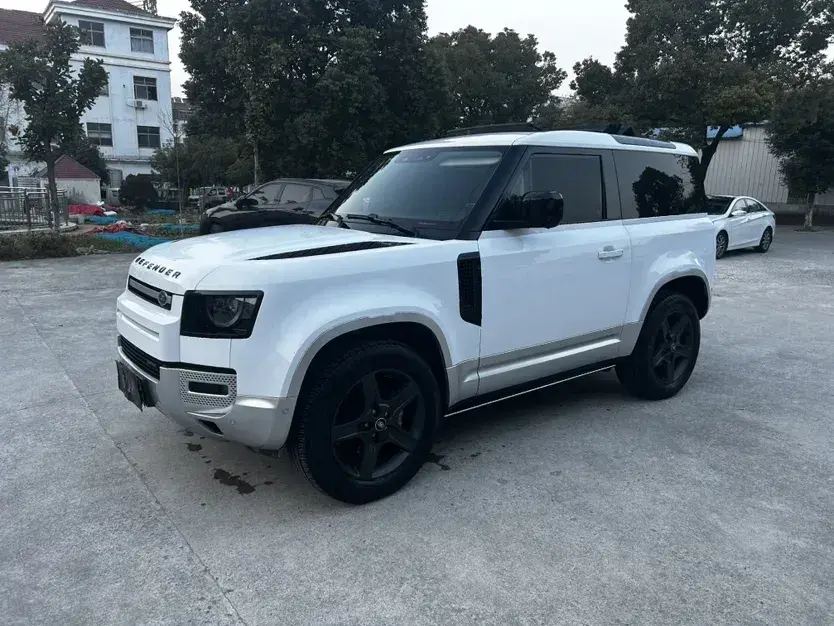 2022 Land Rover Defender 2.0T 300HP L4 8AT