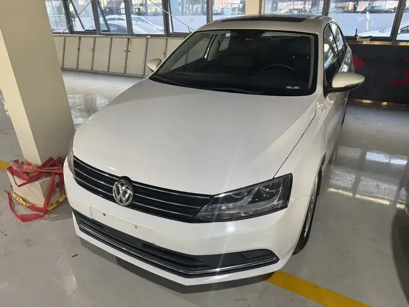 2015 Volkswagen Sagitar 1.6L 110HP L4 6AT