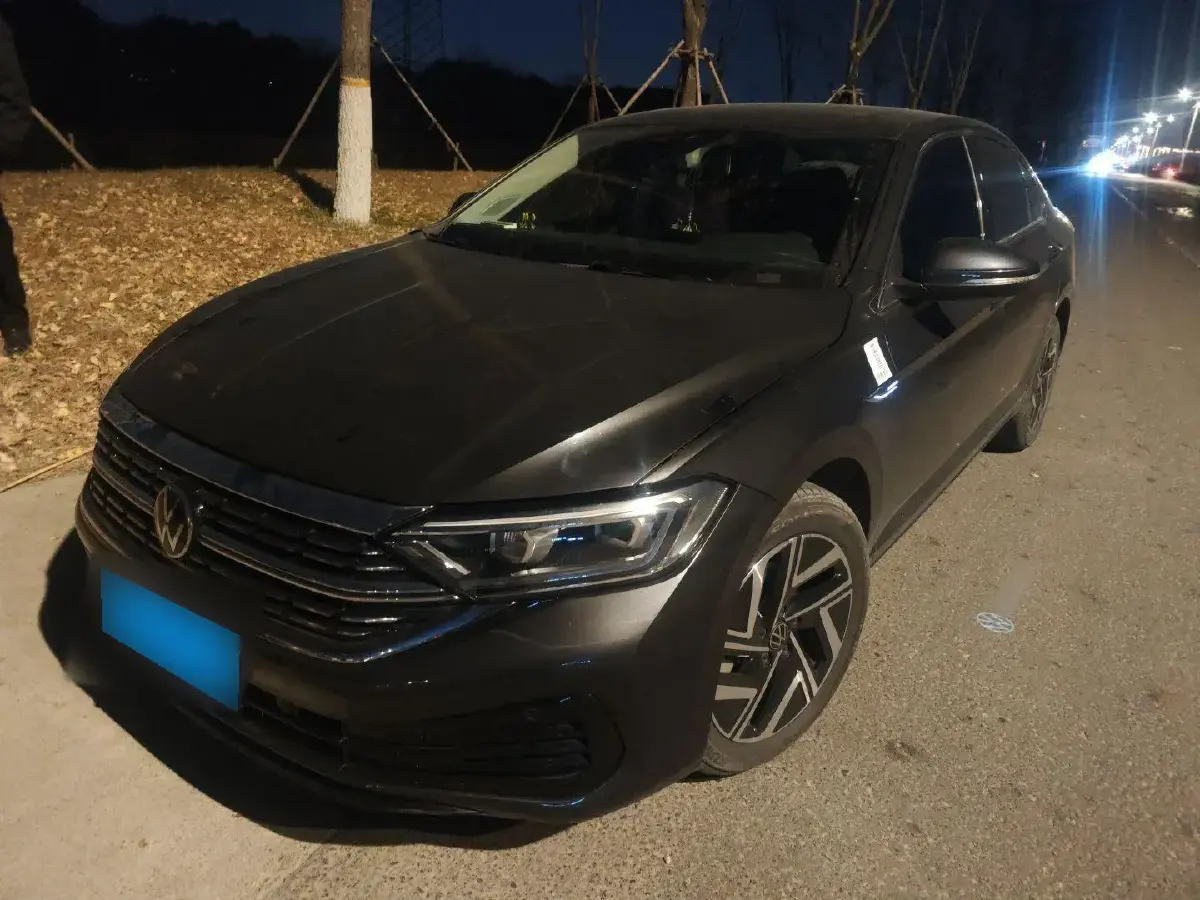 2023 Volkswagen Sagitar 1.5T 160HP L4 7DCT