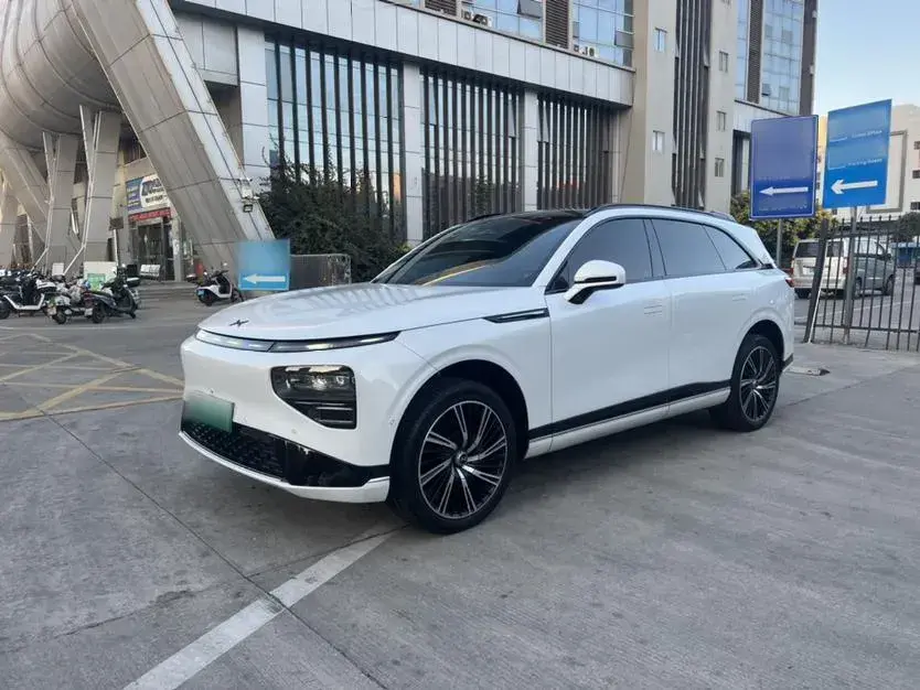 2022 Xpeng G9 BEV 98KWH