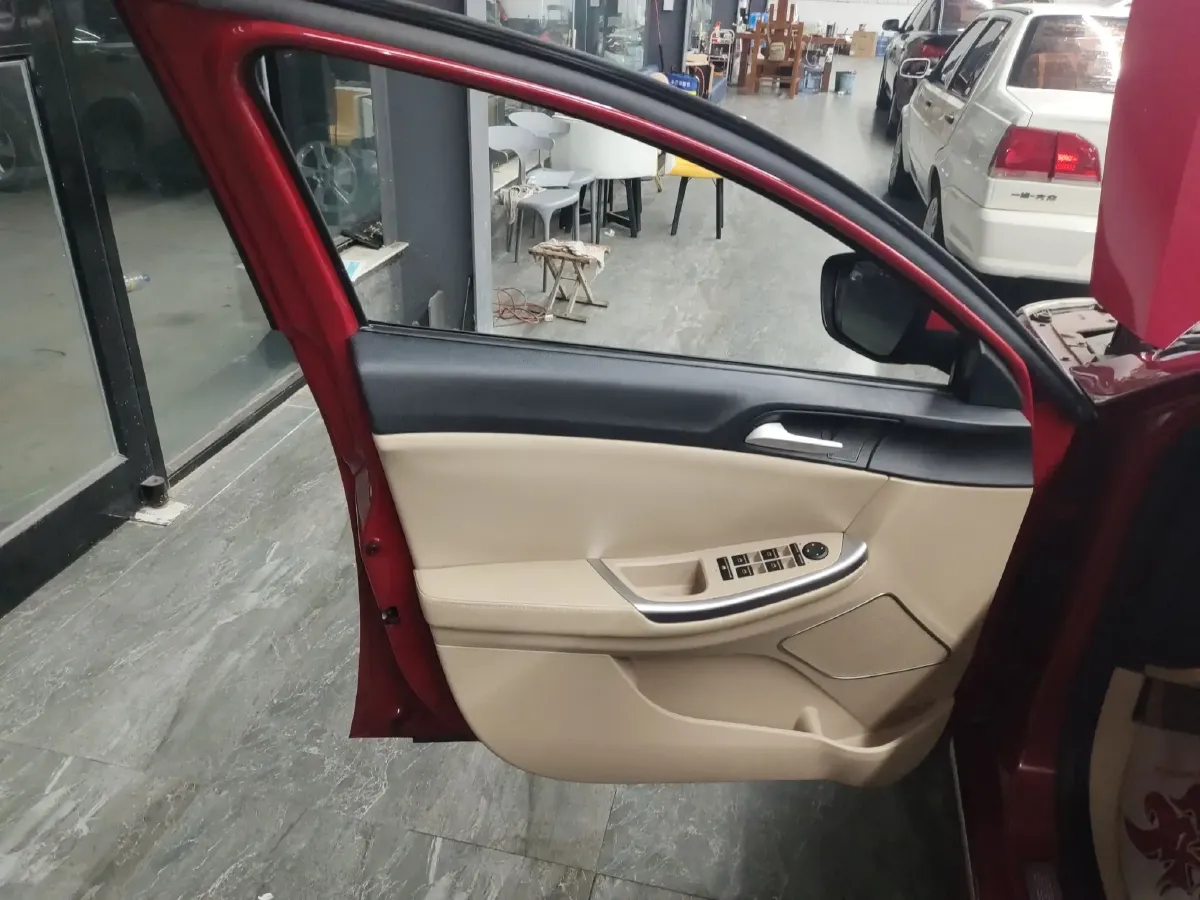 2014 Roewe 550 1.8L 133HP L4 6DCT,autocango,china used car exporter,china ev exporter,chinese used car exporter,chinese used ev exporter
