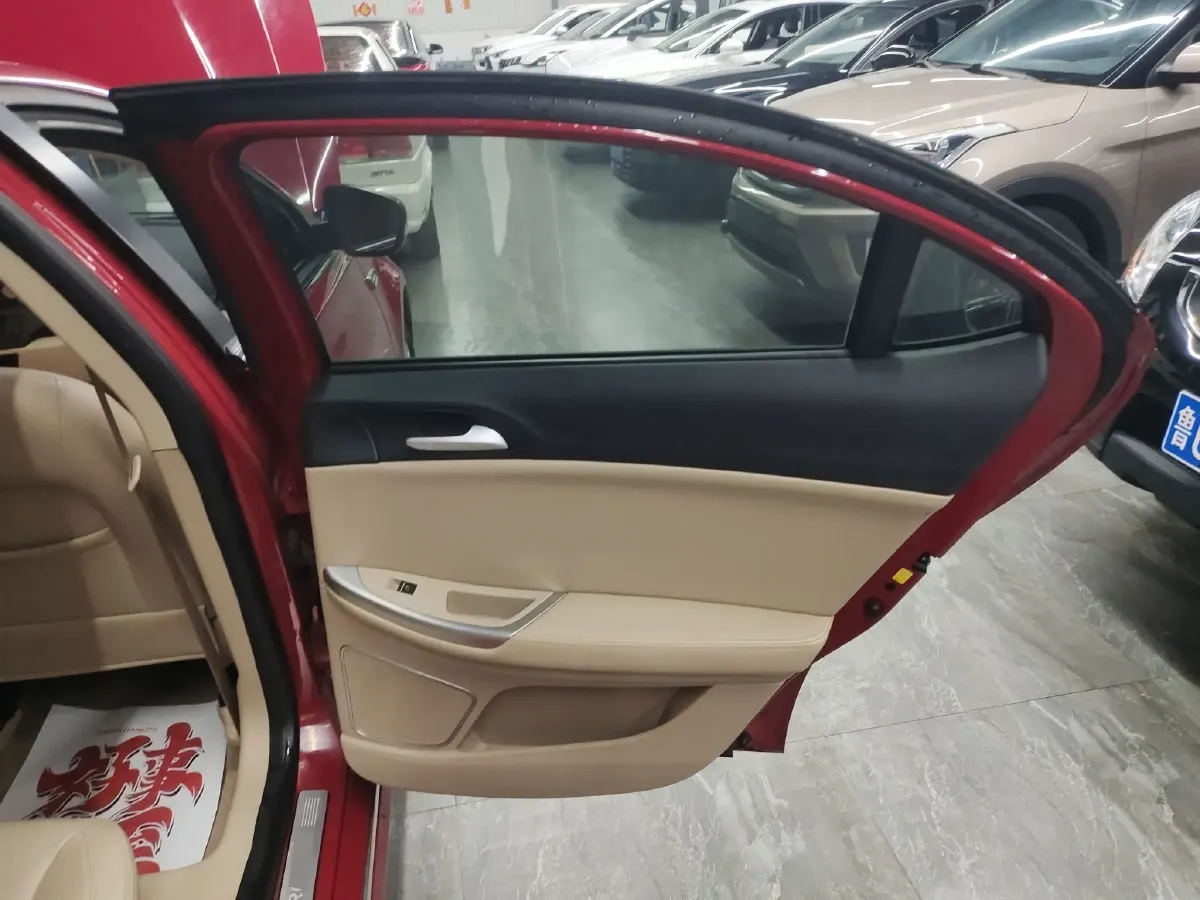 2014 Roewe 550 1.8L 133HP L4 6DCT,autocango,china used car exporter,china ev exporter,chinese used car exporter,chinese used ev exporter