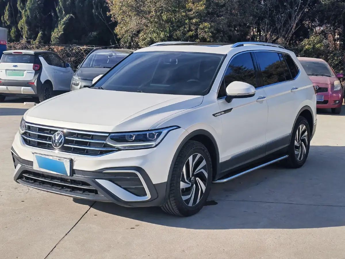 2022 Volkswagen Tiguan L 2.0T 186HP L4 7DCT
