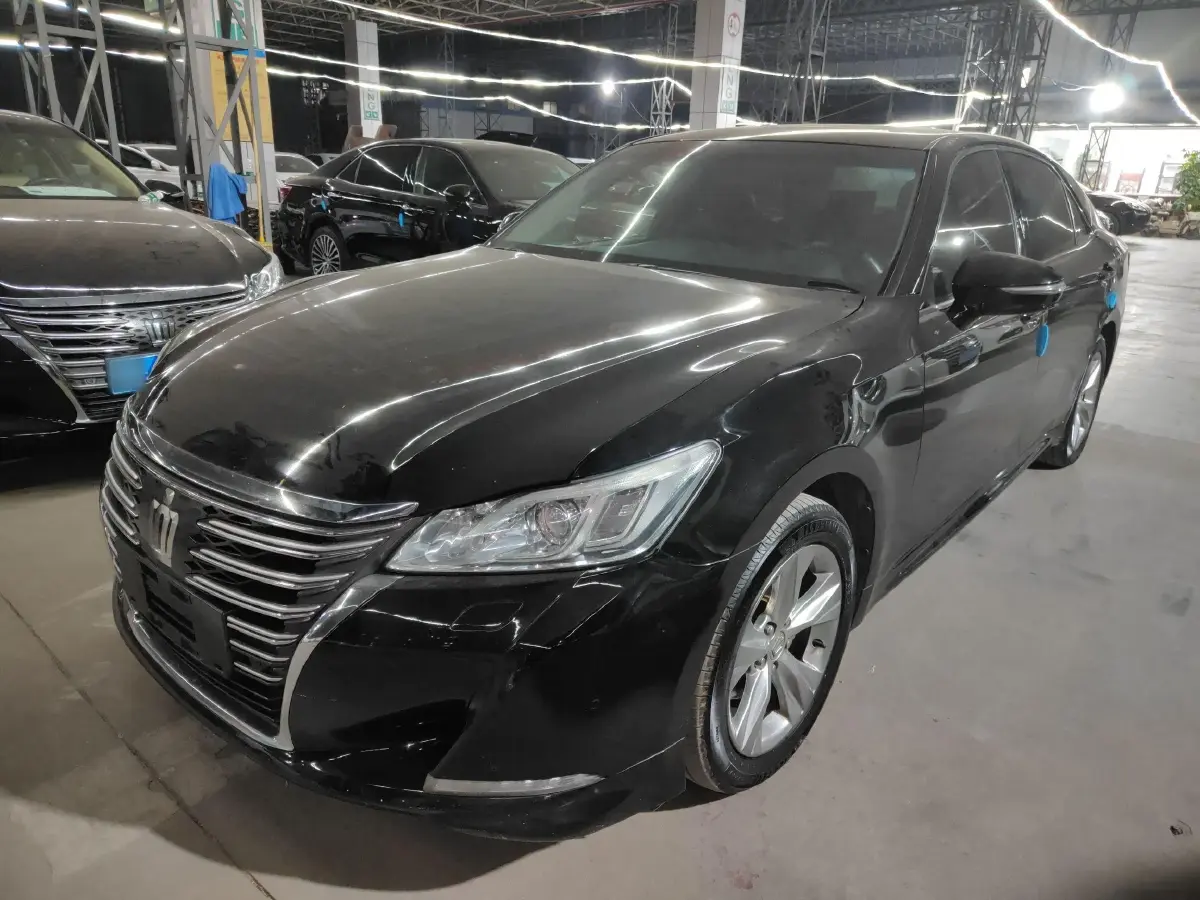 2015 Toyota Crown 2.5L 193HP V6 6AT