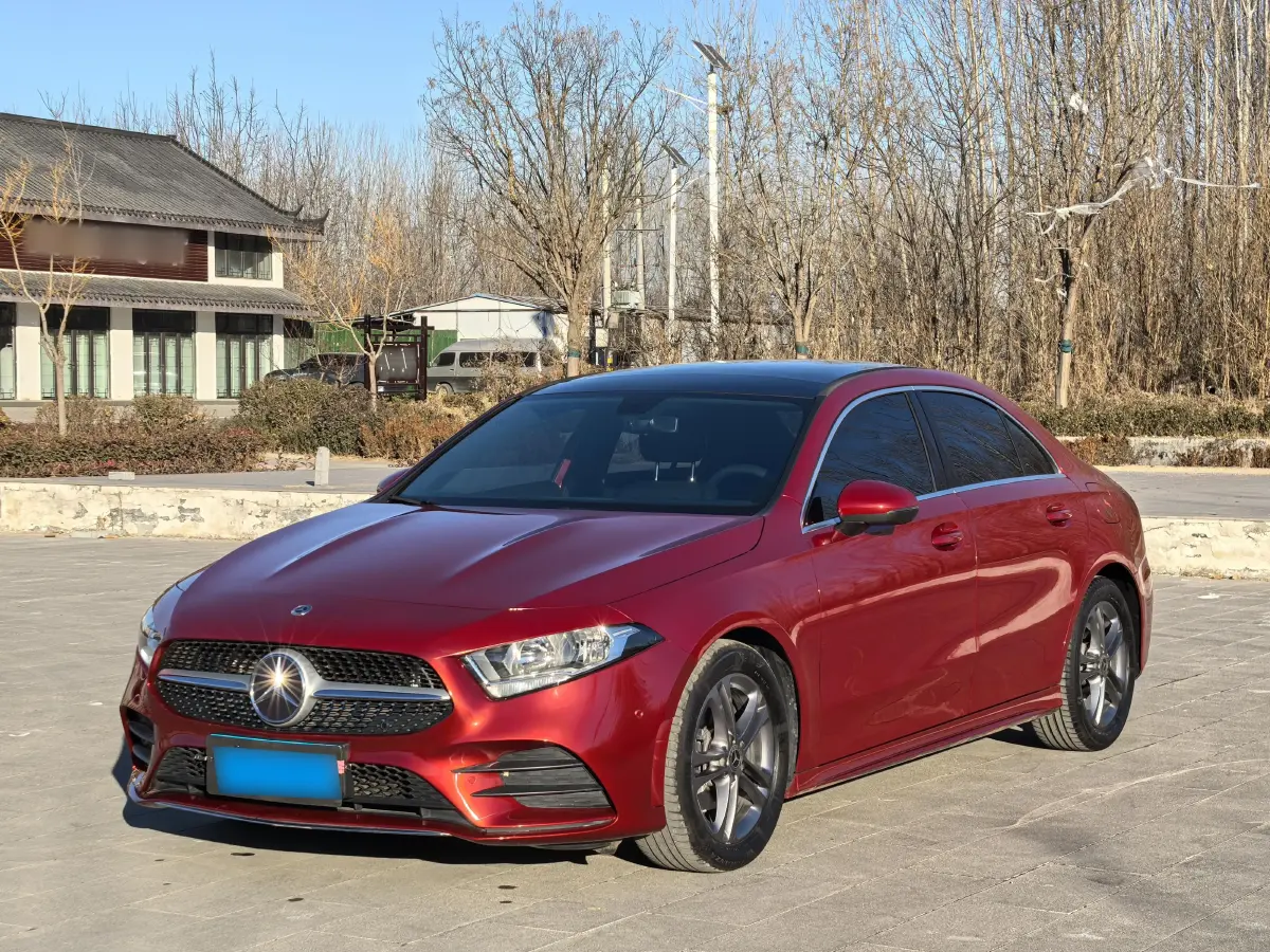 2020 Mercedes-Benz A Class 1.3T 136HP L4 7DCT